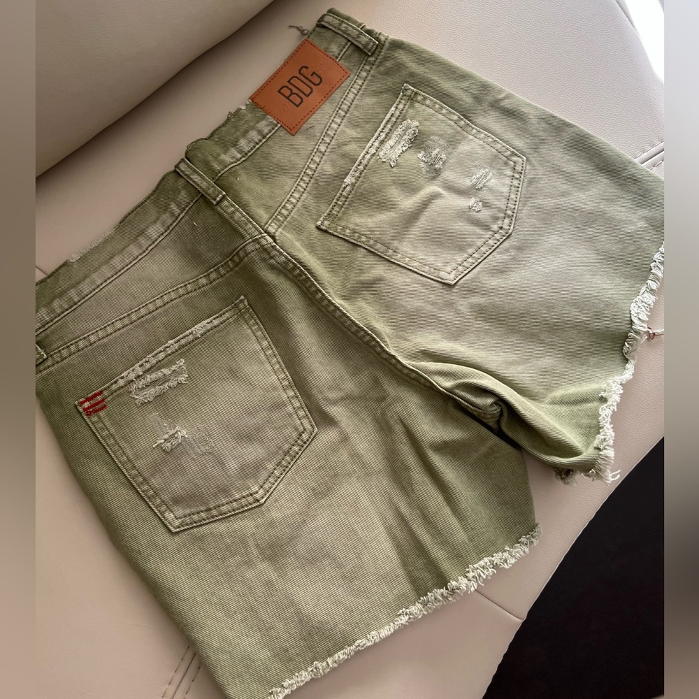 BDG Dropped Rise Distressed Denim Short - Picture 7 of 7